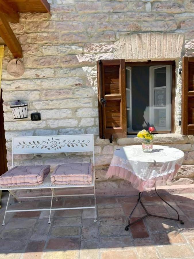 Serra SantʼAbbondio B&B Il Poggetto المظهر الخارجي الصورة