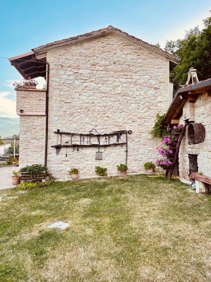 Serra SantʼAbbondio B&B Il Poggetto المظهر الخارجي الصورة