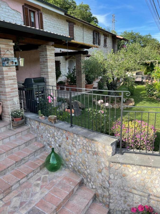 Serra SantʼAbbondio B&B Il Poggetto المظهر الخارجي الصورة