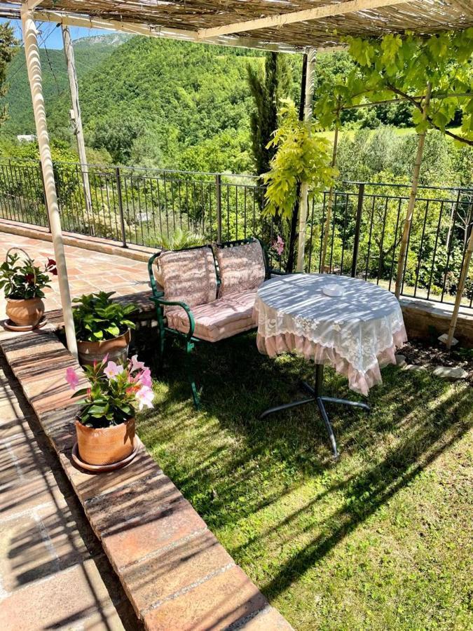 Serra SantʼAbbondio B&B Il Poggetto المظهر الخارجي الصورة