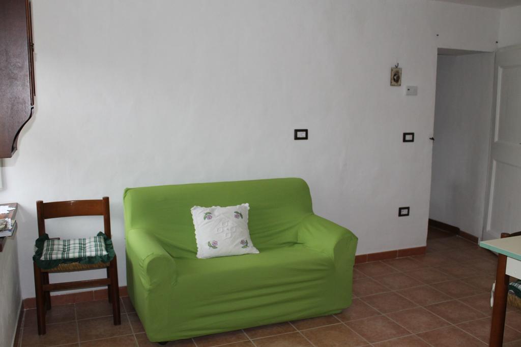 Serra SantʼAbbondio B&B Il Poggetto الغرفة الصورة