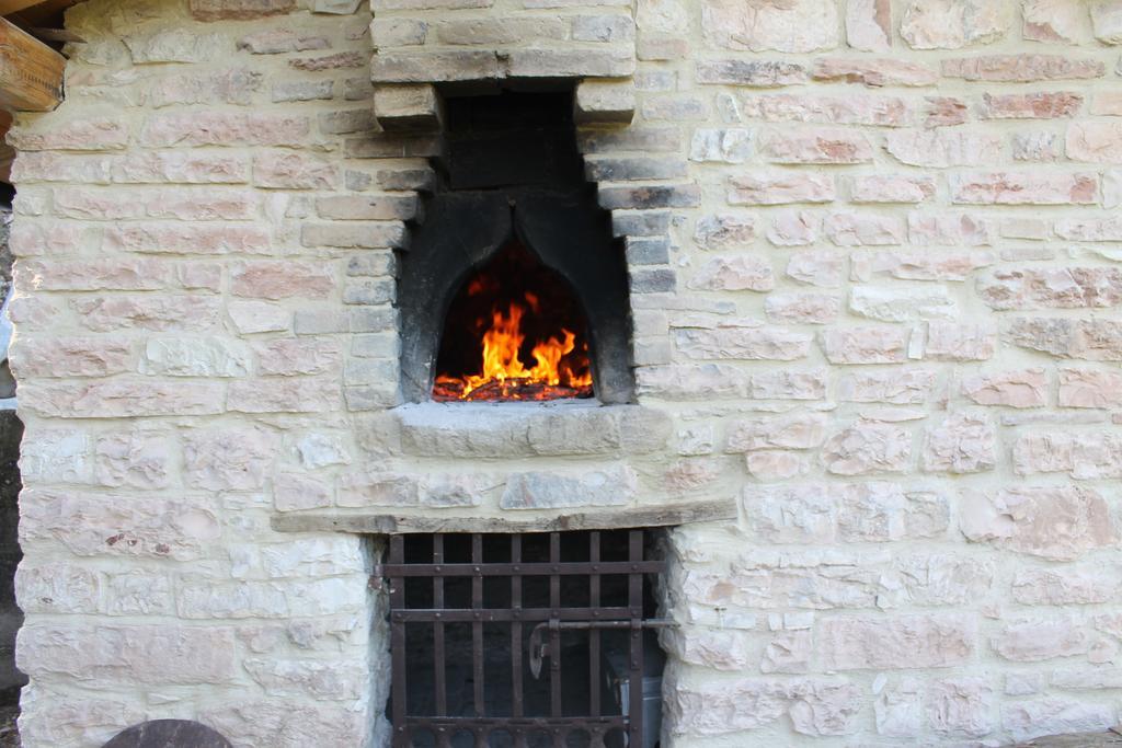 Serra SantʼAbbondio B&B Il Poggetto المظهر الخارجي الصورة