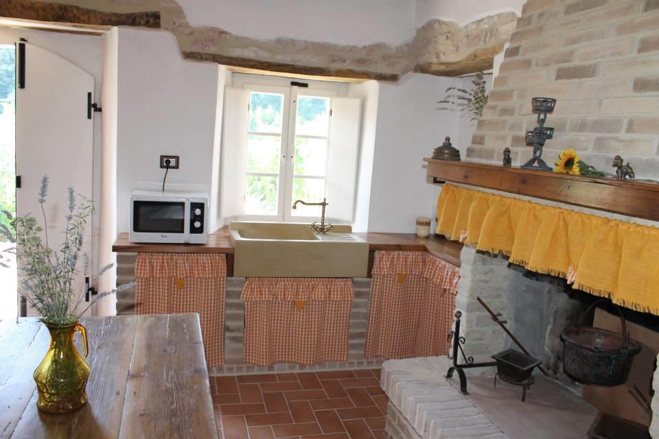 Serra SantʼAbbondio B&B Il Poggetto المظهر الخارجي الصورة